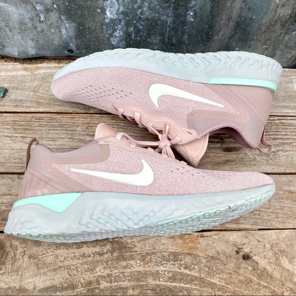 Nike Women’s Odyssey React NWOB 11 Beige /Phantom - Picture 2 of 8